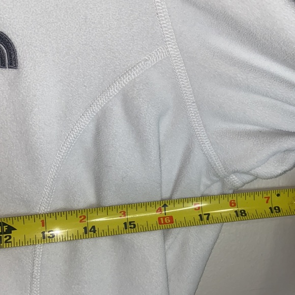 🦋White North Face quarter zip polyester pullover! - Picture 6 of 8